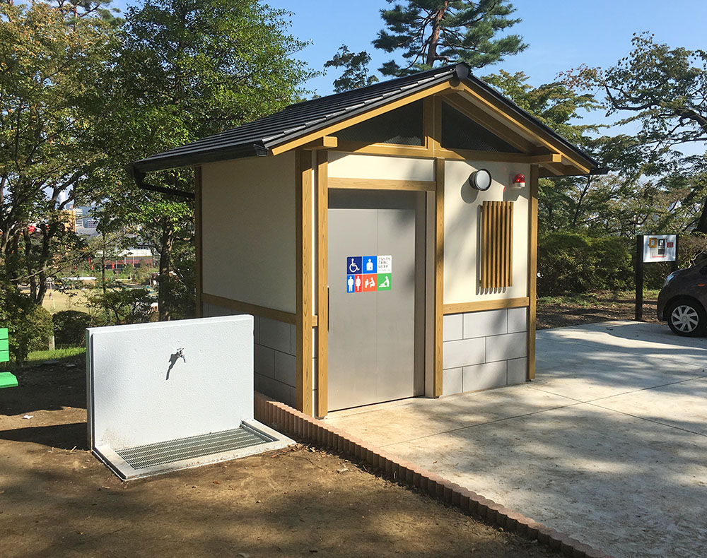 【東京都】八王子市の富士森公園にトイレを納品しました。 信建工業株式会社