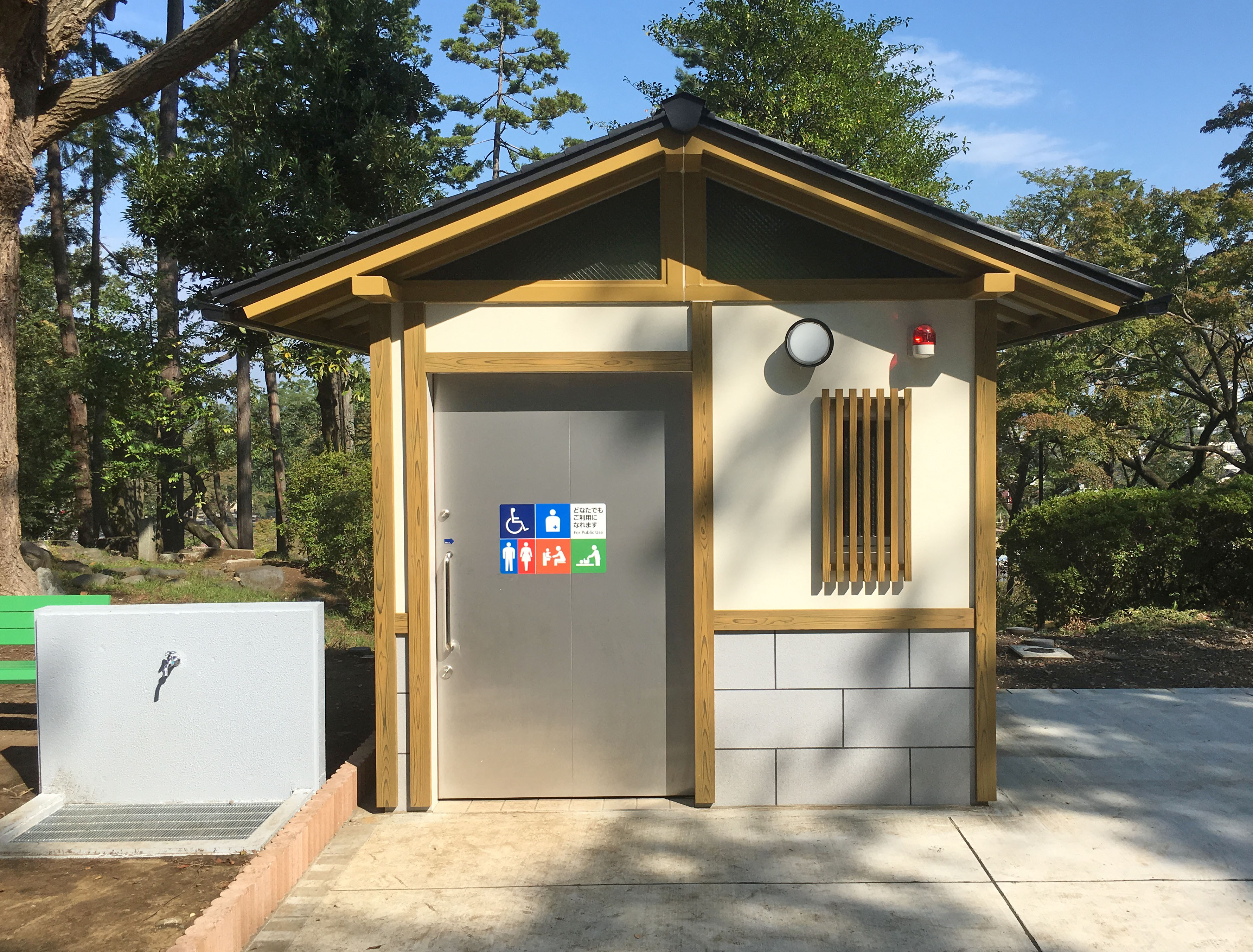 【東京都】八王子市の富士森公園にトイレを納品しました。 信建工業株式会社